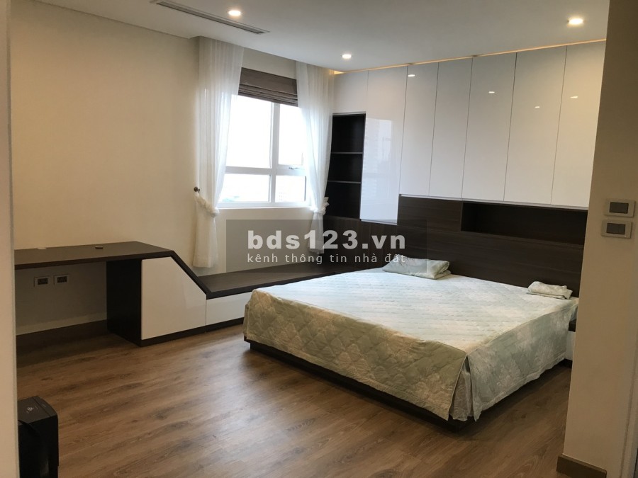 Chính Chủ bán căn hộ 60 Hoàng Quốc Việt, Cầu Giấy 3PN có sổ đỏ gía thương lượng.