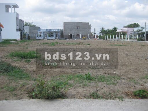 Kẹt tiền bán gấp đất kế bên cty 5000 công nhận đang hoạt động giá 550 triệu, sổ sẵn chính chủ
