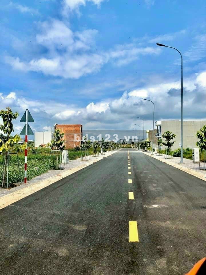 Cần bán lô đất ngay trục chính D1 KNO Chánh Hưng, giá có thương lượng bàn giao đầy đủ giấy tờ