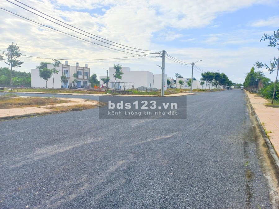 Bán 1 cặp nền lộ 13m, gần chợ trường học giá bán 600 triệu/nền, hỗ trợ vay ngân hàng