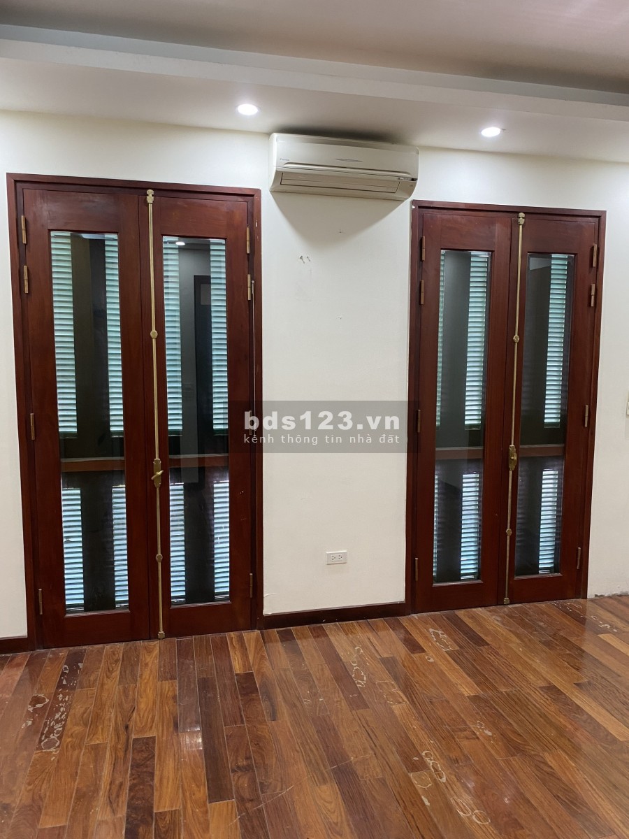 Cho thuê biệt thự ngọc Hà 100m2 x 3 tầng, sân vườn ở làm văn phòng, bán hàng online