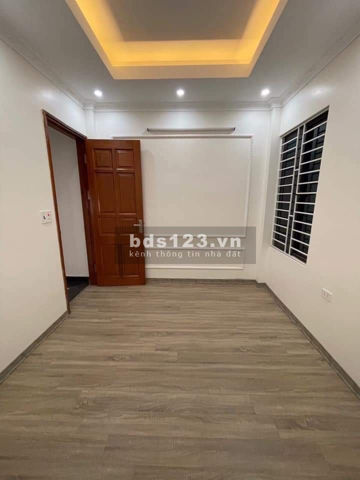 Bán Nhà Trần Cung-Cổ Nhuế 5 Tầng gần đường lớn Phạm Văn Đồng giá 3.1 tỷ