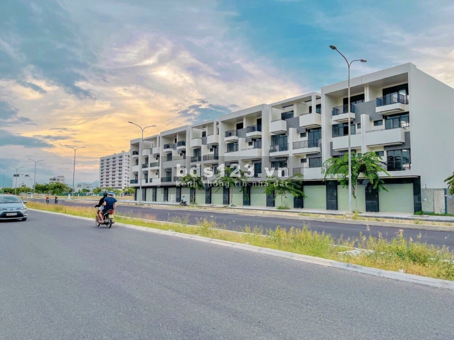 Giỏ hàng độc quyền 5 căn Shophouse VCN Phước Long 2 Nha Trang liền sông Quán Trường giá từ 5.5 Tỷ/căn