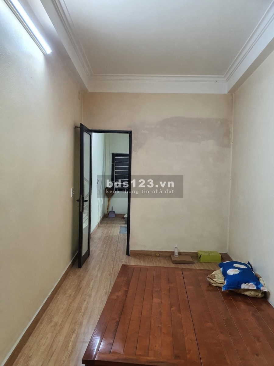 Bán nhà Trương Định, đường 2 ô tô tránh, gần chợ diện tích 32m2, giá bán 2 tỷ nhỉnh