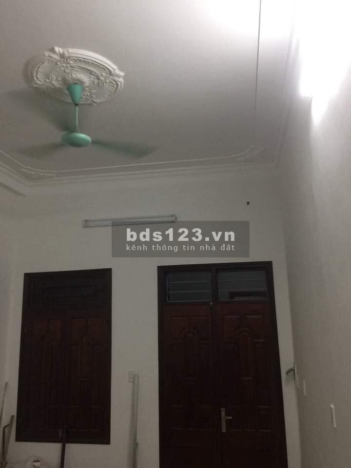 Bán nhà Trương Định, đường 2 ô tô tránh, gần chợ diện tích 32m2, giá bán 2 tỷ nhỉnh
