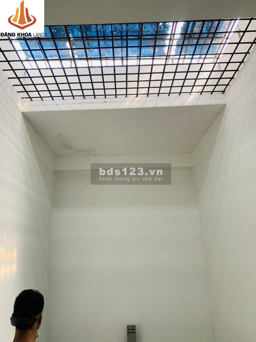Bán Gấp Nhà Ngay Kha Vạn Cân-Đường số 9, Linh Tây, Dt 84m2 ngang 5m, Hẻm ô tô, giá 6.2 tỷ