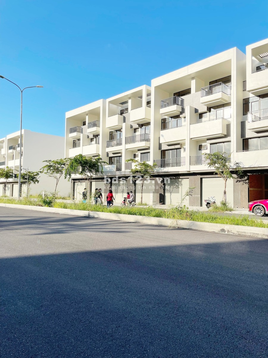 Chỉ còn 5 căn shophouse mặt tiền đường 43m tại VCN Phước Long 2.