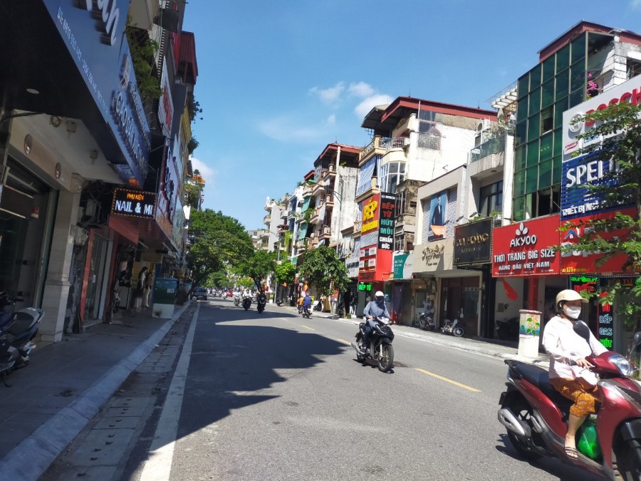 Bán nhà đẳng cấp mặt phố Tăng Bạt Hổ siêu hiếm Quận Hai Bà Trưng dtsd 200m2, giá 75 tỷ.