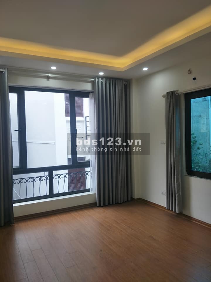 Hiếm Bồ Đề, Quận Long Biên lô góc thoáng sáng ngõ oto thông gần hồ tiện ích giá 5 tỷ