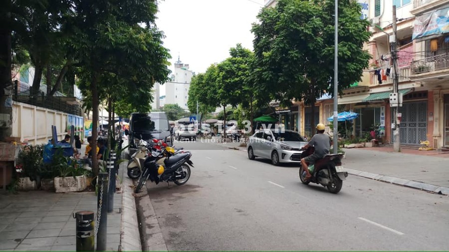 Bán nhà nguyên căn 2 mặt tiền. Tô Hiệu. Quang Trung Quận Hà Đông sổ sẵn chính chủ