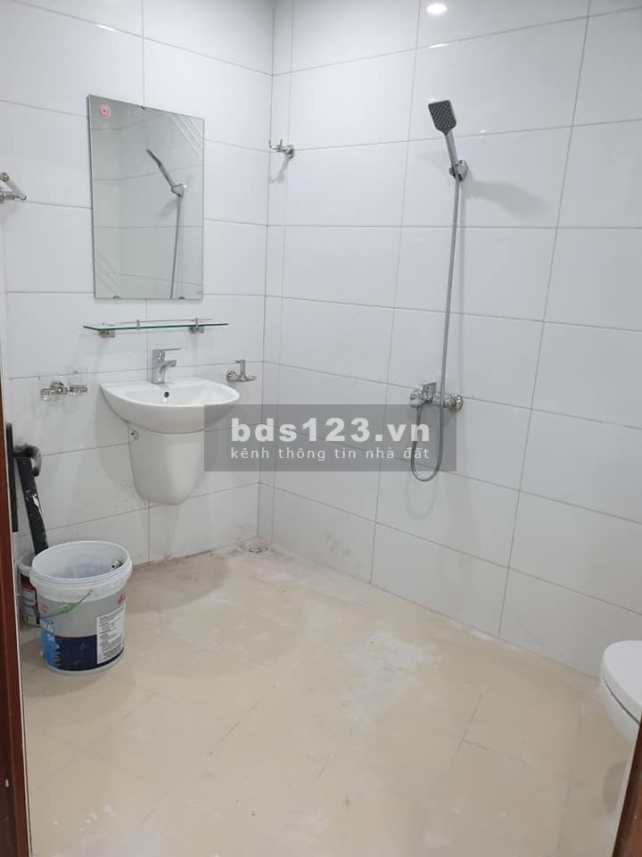 Bán nhà mới đẹp mặt ngõ Cầu Giấy kinh doanh diện tíh 28m2, 4 tầng gần phố giá 2.5 tỷ