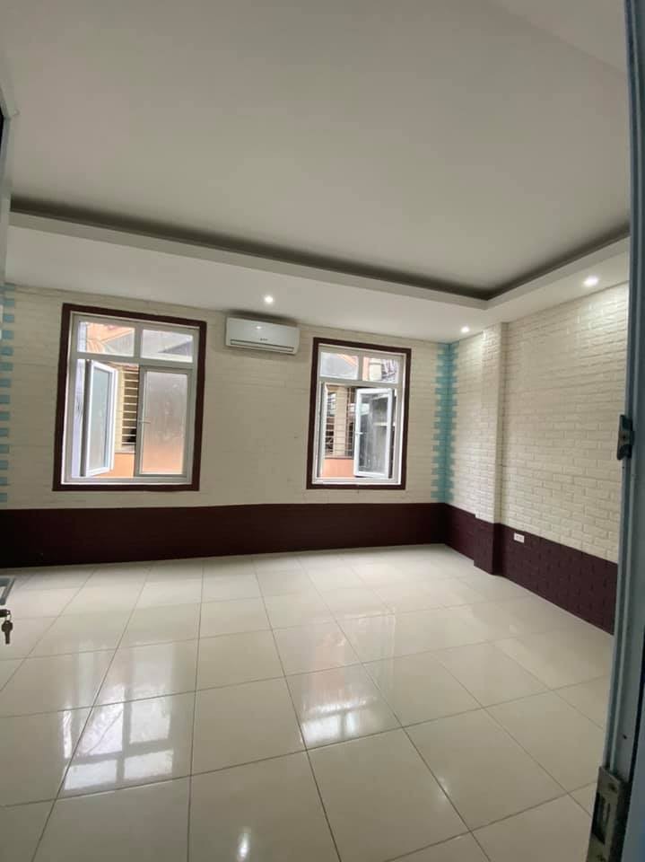 Trung Kính Quận Cầu Giấy, chính chủ cần cho thuê nhà phân lô ô tô vào nhà giá tốt đầu tư