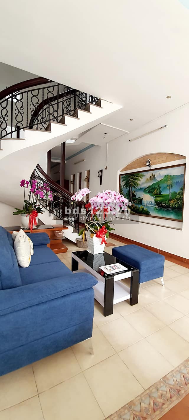 Bán nhà hẻm xe hơi sát mặt tiền Trường Sa, 4 tầng diện tích 76m2, giá 11.5 tỷ lh 0901218895.