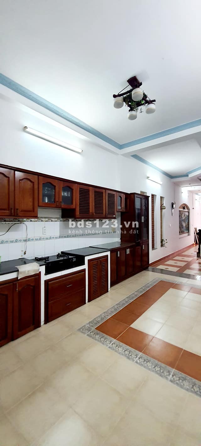Bán nhà hẻm xe hơi sát mặt tiền Trường Sa, 4 tầng diện tích 76m2, giá 11.5 tỷ lh 0901218895.