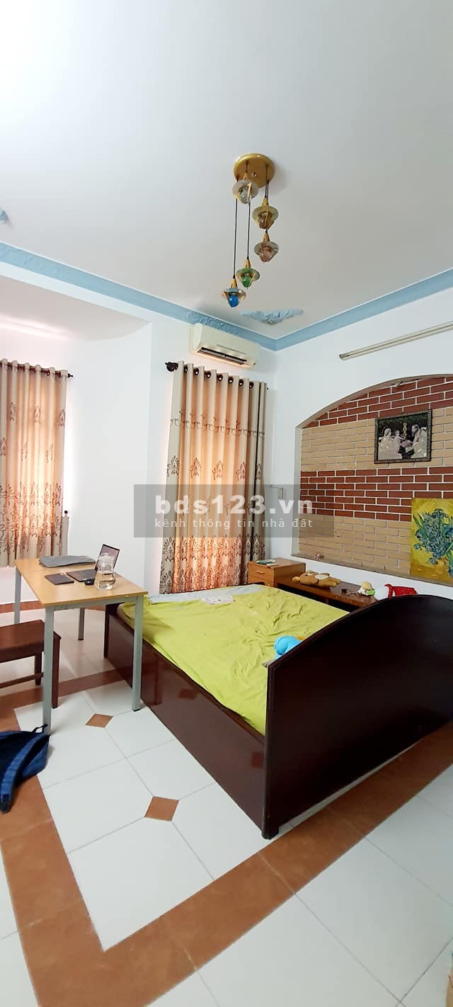 Bán nhà hẻm xe hơi sát mặt tiền Trường Sa, 4 tầng diện tích 76m2, giá 11.5 tỷ lh 0901218895.