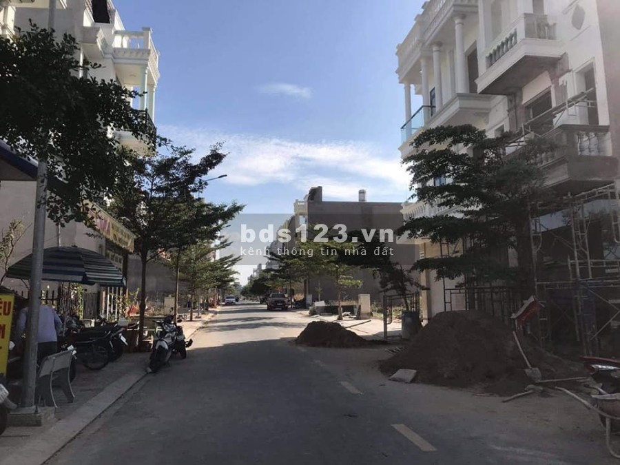 Đất chính chủ cần ra gấp lô đất trong khu dân cư Phú Hồng Khang - Phú Hồng Đạt