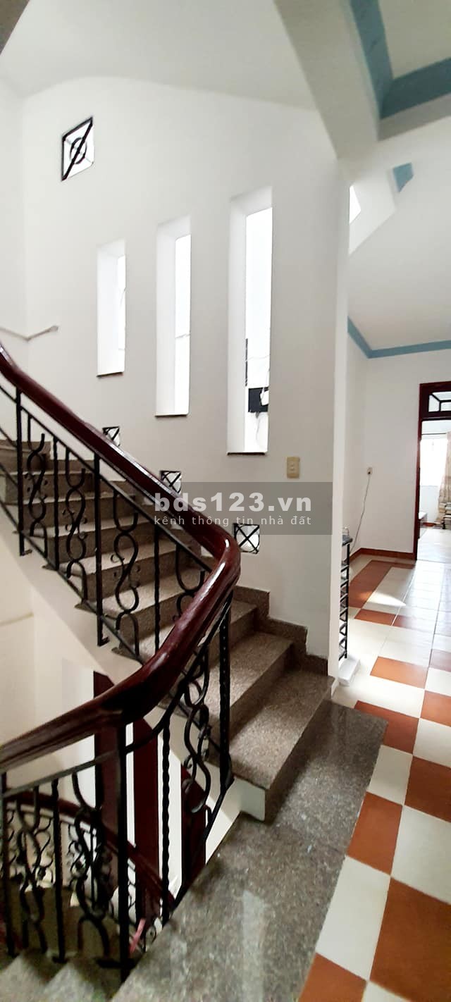 Bán nhà hẻm xe hơi sát mặt tiền Trường Sa, 4 tầng diện tích 76m2, giá 11.5 tỷ lh 0901218895.