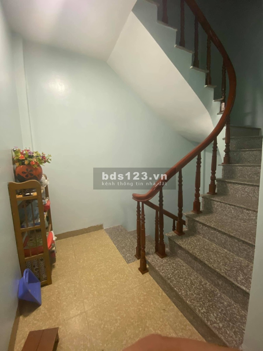 Bán gấp nhà Phú Đô gần sát đường lớn dân trí cao, khu an sinh tốt, diện tích 35m2, giá 3.1 tỷ