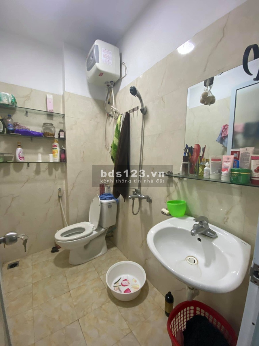 Bán gấp nhà Phú Đô gần sát đường lớn dân trí cao, khu an sinh tốt, diện tích 35m2, giá 3.1 tỷ