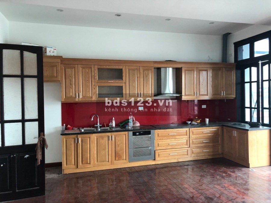 Cần tiền bán nhà nguyên căn mặt phố Cầu Giấy diện tích sử dụng 95m2 MT 6m vỉa hè kinh doanh