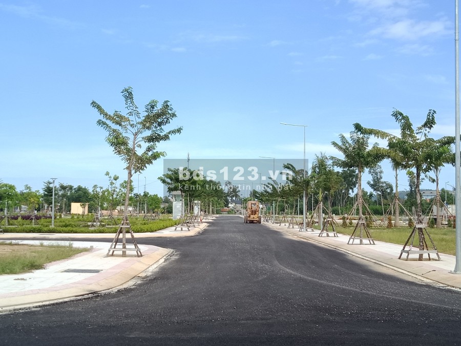 Đất ODT ngay trung tâm TX Đức Phổ đường Nguyễn Nghiêm giá chỉ 11 tr/m2, chiết khấu 6%
