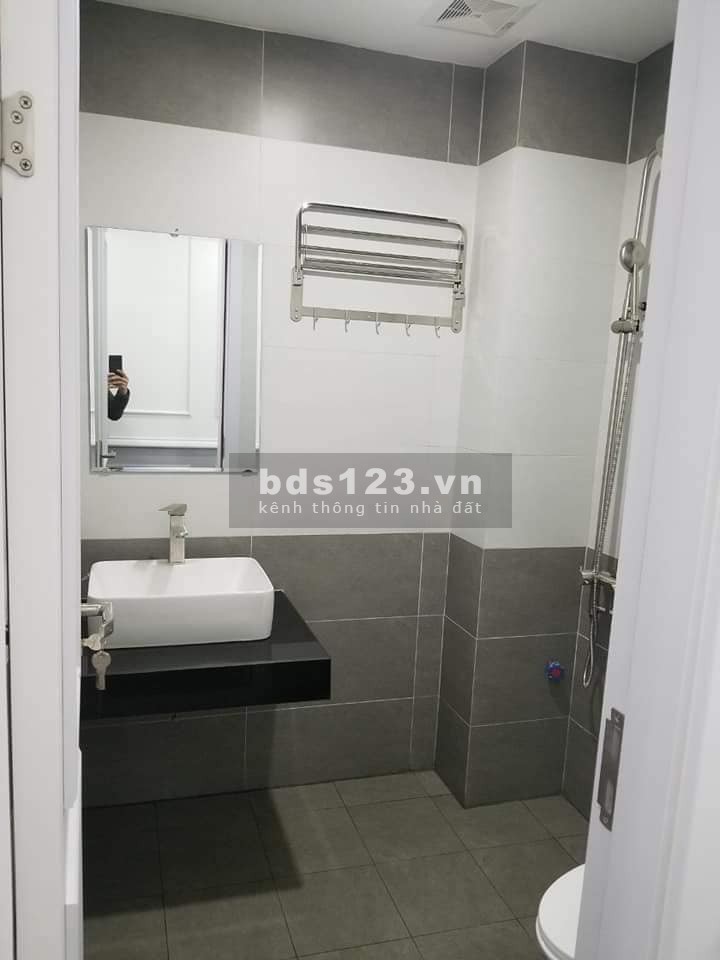 Nhà Dương Quảng Hàm Quận Cầu Giấy dtsd 37m2 giá 3.9 tỷ ngõ cực thoáng gần phố cực hiếm
