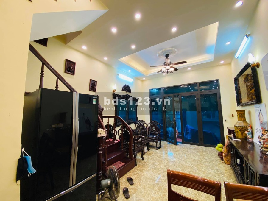Bán nhà Trường Chinh tiện nghi cực đẹp giao thông thuận tiện 50m2 4 tầng giá 3.9 tỷ