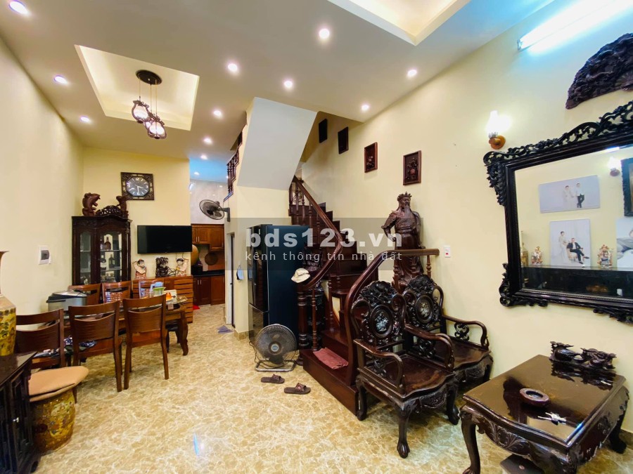 Bán nhà Trường Chinh tiện nghi cực đẹp giao thông thuận tiện 50m2 4 tầng giá 3.9 tỷ