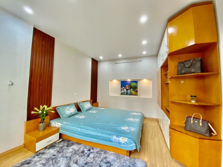 Chính chủ cần bán nhà phố Khương Trung Quận Thanh Xuan, dtsd 40m2, 4 tầng, giá 3 tỷ hơn