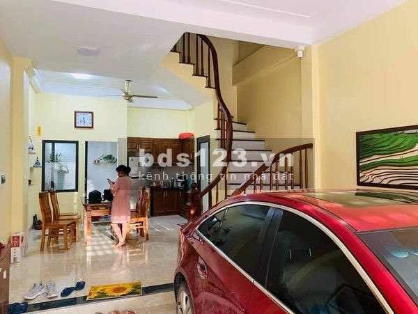 Bán nhà cực hiếm nhà đẹp Cự Khối gara ô tô tặng nội thất xin khu vực phát triển dt 56m2, mt 5m, giá 3.339 tỷ