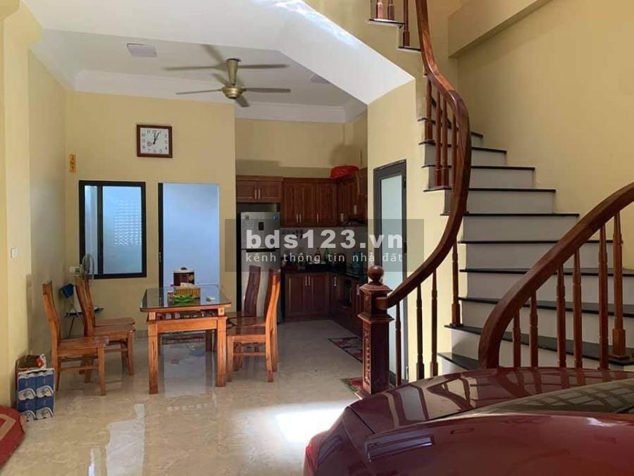 Bán nhà cực hiếm nhà đẹp Cự Khối gara ô tô tặng nội thất xin khu vực phát triển dt 56m2, mt 5m, giá 3.339 tỷ
