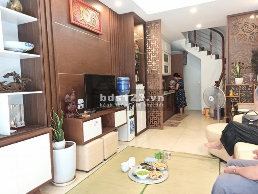 Bán nhà Việt Hưng ô tô tránh thông gara kinh doanh nhà thiết kế tặng full nội thất