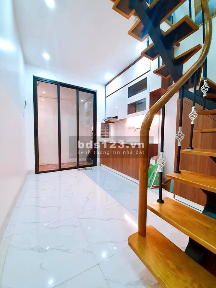 Bán nhà Khương Hạ, Quận Thanh Xuân dtsd 35m2, đúc kiên cố 2 tầng, ô tô đỗ cổng chỉ 1.x tỷ