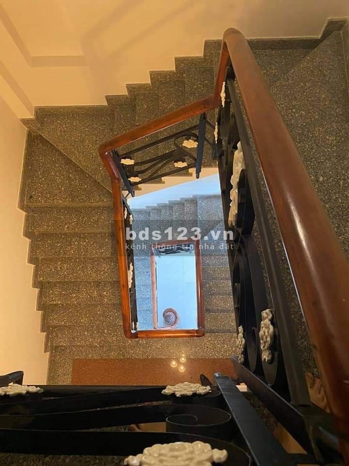 Lê Văn Thọ, P11, Gò Vấp xe hơi vô nhà, 70m2(7*10) 4 tầng giá chỉ 7,8 tỷ, lh 0967399045