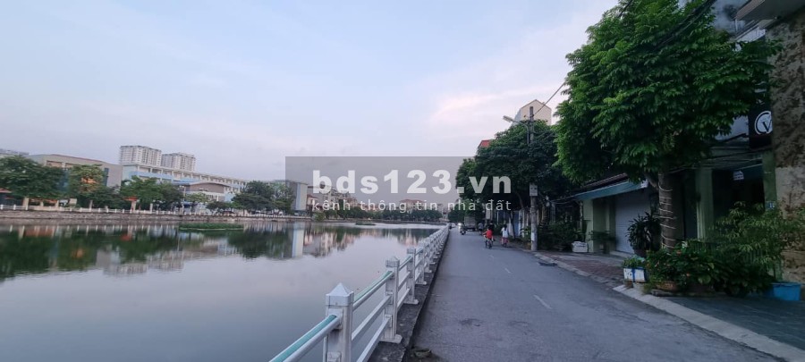 Hiếm Bồ Đề, Quận Long Biên lô góc thoáng sáng ngõ oto thông gần hồ tiện ích giá 5 tỷ