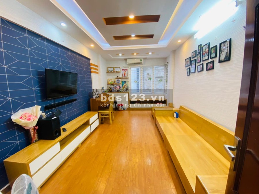 Bán nhà Hoàng Cầu Đống Đa Lô góc, mặt tiền 7m giá bán 2.65 tỷ khu kinh doanh đỉnh