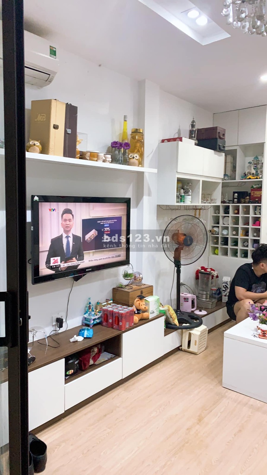 Bán nhà nguyên căn Bồ Đề gần ô tô kinh doanh đỉnh, hướng Đông Nam, dtsd 35m, 4 tầng, giá 3.2 tỷ