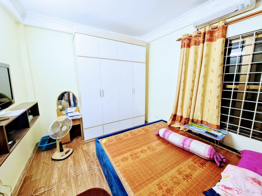 Bán nhà mới vào ở ngay Yên Lạc, Hai Bà Trưng, 3 bước lên hồ Gươm, 8 pn, giá chỉ 4.2 tỷ