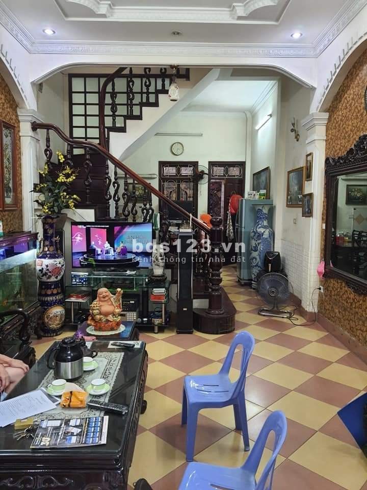 Chính Chủ Cần Bán gấp Nhà Kinh Doanh Nguyễn Xiển Dt 76m*4t giá 9 tỷ.