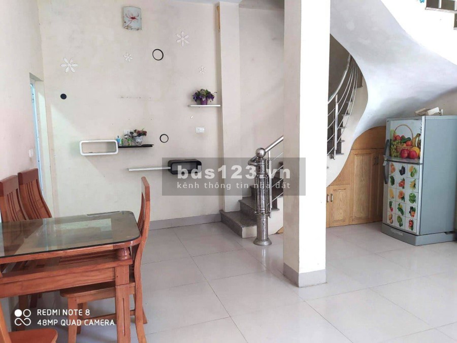 Bán nhà đẹp gần đường lớn, hiếm trong tâm giá, thiết kế tỉ mĩ, kiến trúc đẹp, thông thoáng