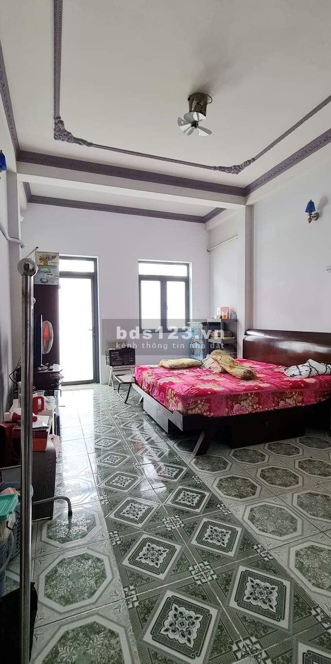 Bán nhà nguyên căn 4 tầng khu phân lô Vip đường rộng 6m, giá bán chỉ 7.9 tỷ, giao nhà ngay