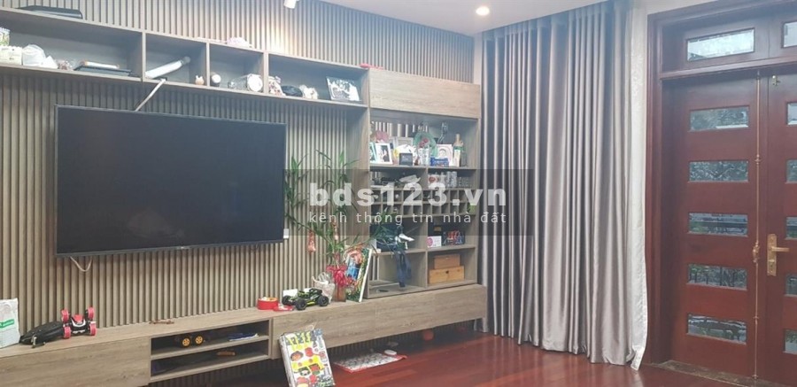 Bán nhà ngõ 24 phố Ngọc Lâm diện tích sử dụng 52m2 4 tầng mặt tiền 5m, giá bán 5.6 tỷ