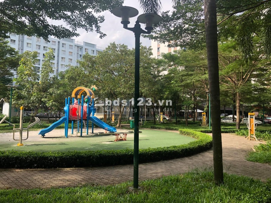 Chính chủ cần bán căn hộ 96m2 (full nội thất), Ehome3 (Nam Long), Q.Bình Tân: 3 phòng ngủ, 3 phòng vệ sinh.