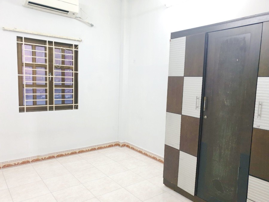 Cho thuê nguyên căn mặt tiền đường 783 Tạ Quang Bửu P4 Quận 8 3 tầng, sân thượng lớn