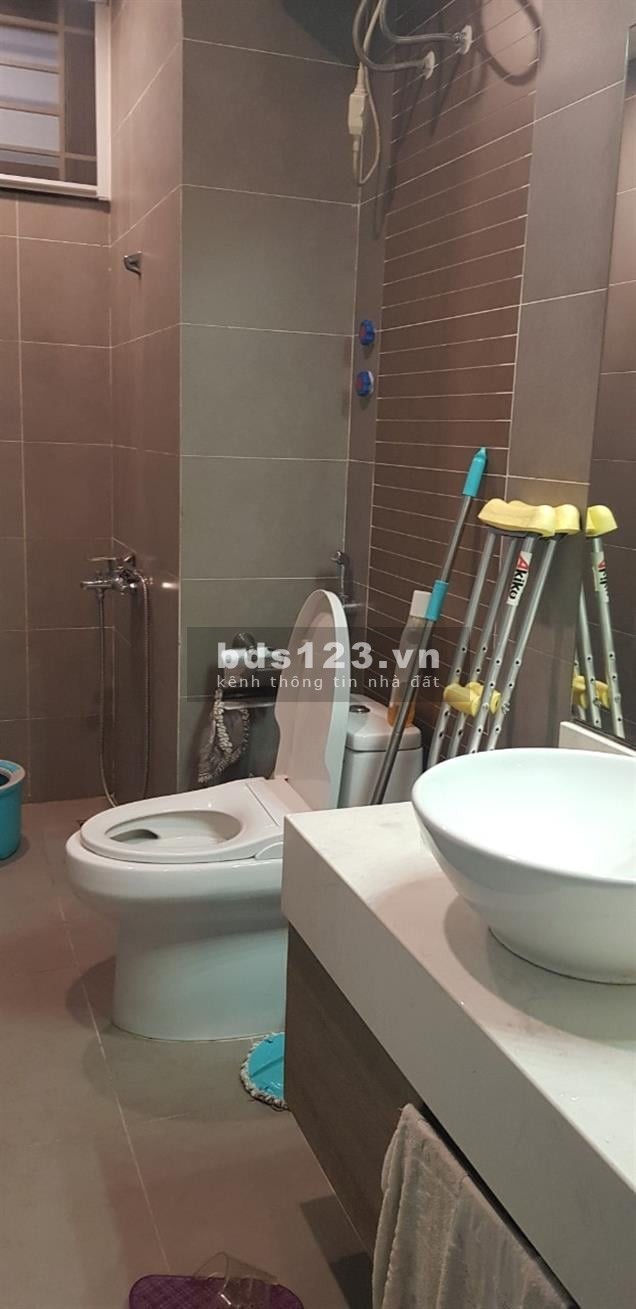 Bán nhà ngõ 24 phố Ngọc Lâm diện tích sử dụng 52m2 4 tầng mặt tiền 5m, giá bán 5.6 tỷ