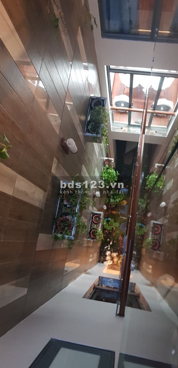 Bán nhà ngõ 24 phố Ngọc Lâm diện tích sử dụng 52m2 4 tầng mặt tiền 5m, giá bán 5.6 tỷ