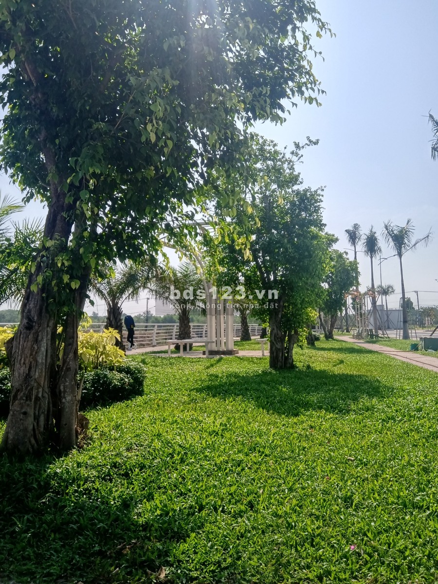 Cần bán căn nhà 1 trệt 2 lầu tại VSIP-2 Phú Chánh, thành phố mới Bình Dương sổ sẵn
