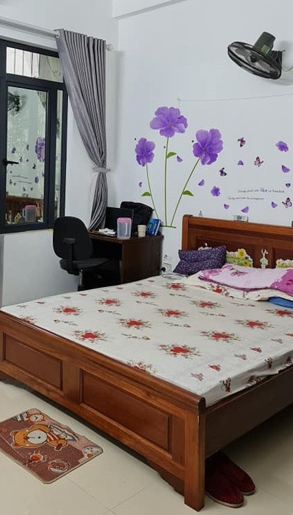 Bán nhà Hà Cầu Quận Hà Đông 3 mặt thoáng, một bước ra chợ, giá 3.5 tỷ, thương lượng