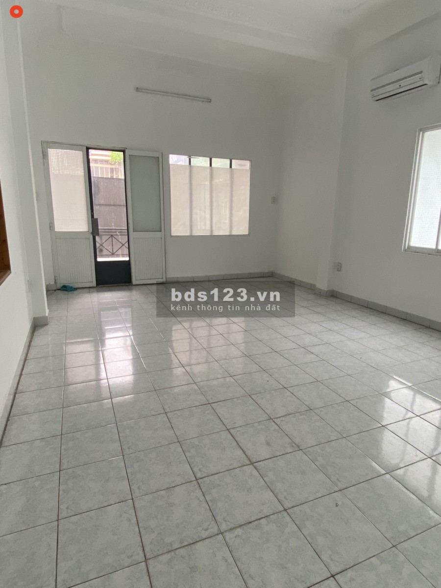 Mặt tiền thụt Bạch Đằng diện tích 5x18m 1 triệu 3 lầu sân thượng 6P 4WC 35 tr/th fix