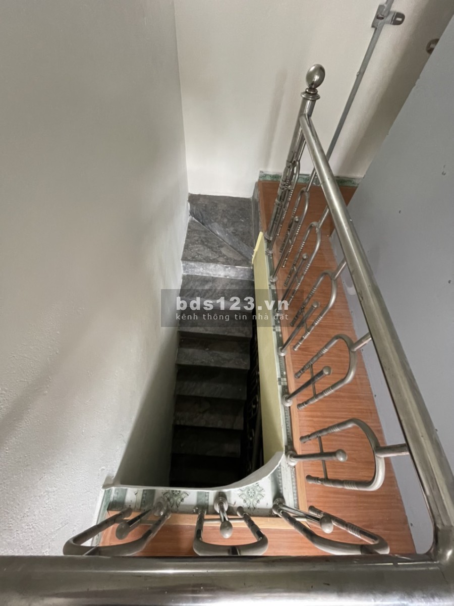 Bán nhà Kim Ngưu, 23m2, đúc 4 tầng, ở ngay, giá bán 1.9 tỷ lh 0333846866